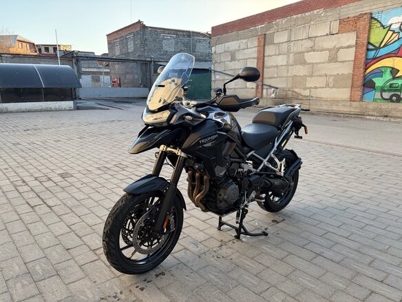 2022 Triumph Tiger 1200, чёрный, 1430000 рублей - вид 1