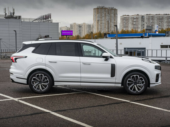2023 Lynk & Co 09 PHEV, белый, 4640000 рублей - вид 4