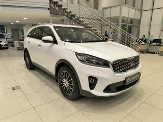 2018 Kia Sorento III Prime Рестайлинг, белый, 2499000 рублей, вид 3