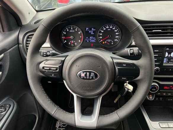 2018 Kia Rio IV, белый, 1390000 рублей - вид 11