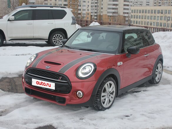 2020 Mini Hatch Cooper S III (F55/F56) Рестайлинг, красный, 2200000 рублей - вид 2