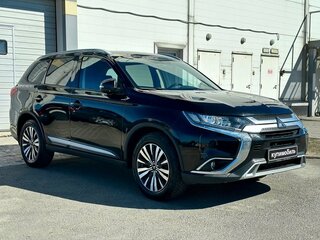 2021 Mitsubishi Outlander III Рестайлинг 3, чёрный, 1830000 рублей, вид 3