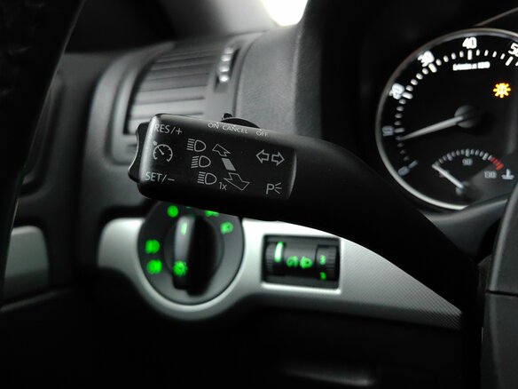 2011 Skoda Octavia II (A5) Рестайлинг, белый - вид 19