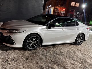 2021 Toyota Camry VIII (XV70) Рестайлинг, белый, 2900000 рублей, вид 5