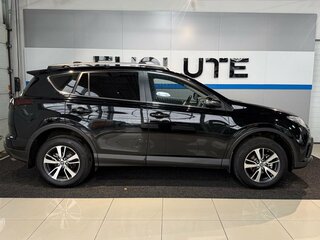 2018 Toyota RAV4 IV (XA40) Рестайлинг, чёрный, 2449000 рублей, вид 3