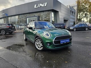 2019 Mini Hatch Cooper III (F55/F56) Рестайлинг, зелёный, 2050000 рублей, вид 3