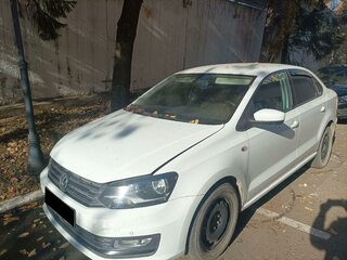 2017 Volkswagen Polo V Рестайлинг, белый, 893000 рублей, вид 1
