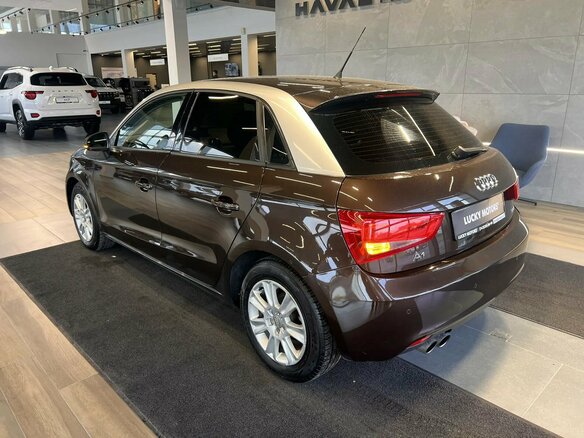 2012 Audi A1 I (8X), коричневый, 995000 рублей - вид 2