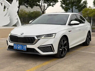 2021 Skoda Octavia IV (A8), белый, 1900000 рублей, вид 1