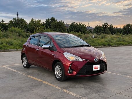 2017 Toyota Vitz III (XP130) Рестайлинг, пурпурный, 1000000 рублей, вид 1