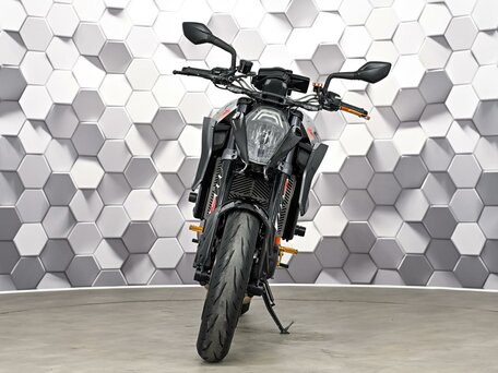 2016 KTM 1290 Super Duke R, чёрный, 927000 рублей, вид 5