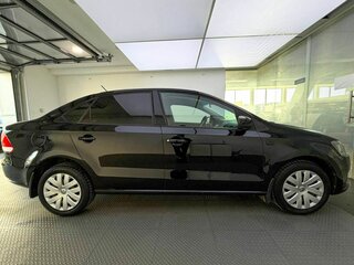2014 Volkswagen Polo V, чёрный, 990000 рублей, вид 4