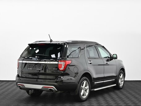 2017 Ford Explorer V Рестайлинг, чёрный, 1965000 рублей, вид 2