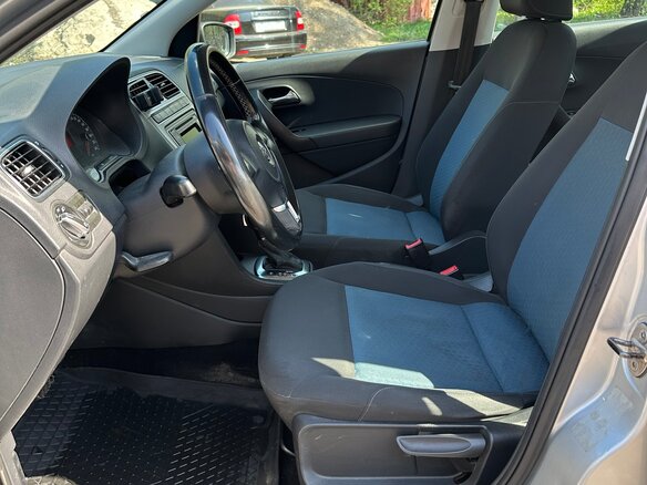 2013 Volkswagen Polo V, серебристый, 515000 рублей - вид 9