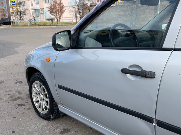 2009 Lada (ВАЗ) Kalina I, серебристый, 118000 рублей - вид 2