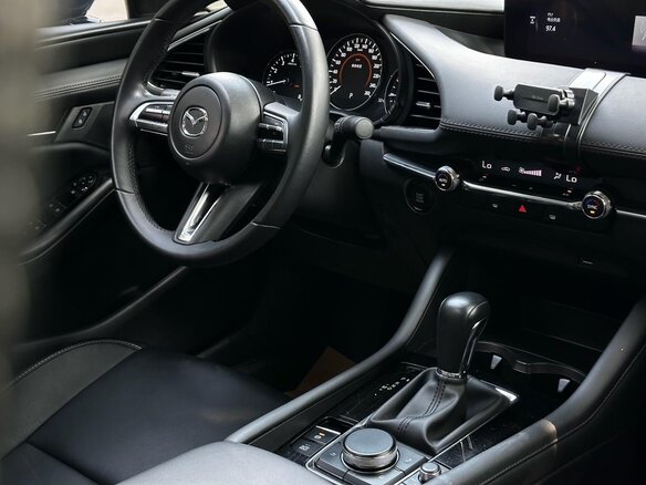 2023 Mazda 3 Axela IV (BP), синий, 1440000 рублей - вид 10