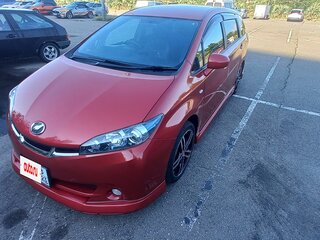 2011 Toyota Wish II, красный, 1490000 рублей, вид 3