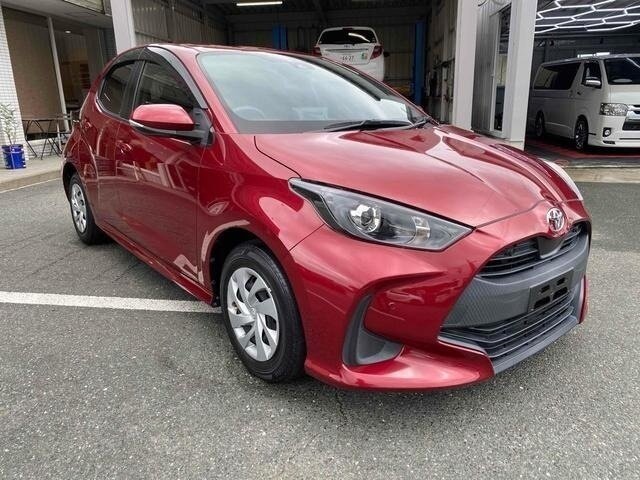 Открыть фотографии: Toyota Yaris IV