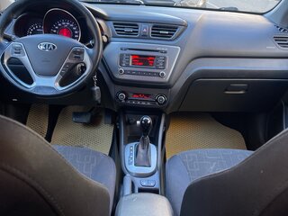 2016 Kia Rio III Рестайлинг, чёрный, 1050000 рублей, вид 4