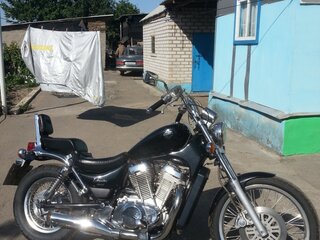 Suzuki Intruder VS800