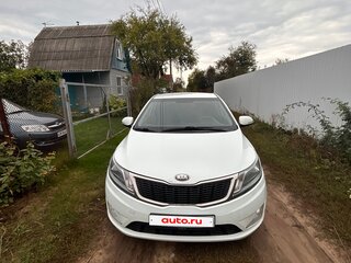 2013 Kia Rio 5-speed III, белый, 850000 рублей, вид 1