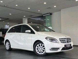 2013 Mercedes-Benz B-Класс 180 II (W246), белый, 1050000 рублей, вид 1