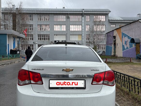 2012 Chevrolet Cruze I, белый, 700000 рублей - вид 2