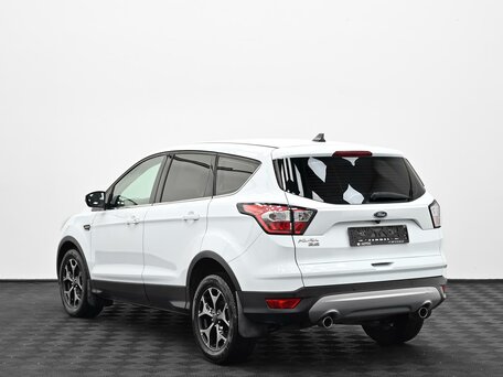 2017 Ford Kuga II Рестайлинг, белый, 1215000 рублей, вид 2