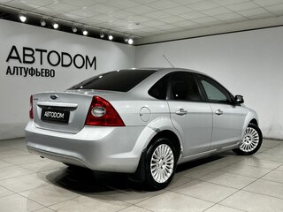 2010 Ford Focus II Рестайлинг, серебристый, 499000 рублей, вид 2