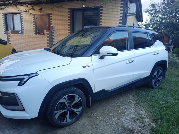 2022 JAC JS4, белый, 1450000 рублей - вид 7
