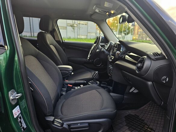 2019 Mini Hatch Cooper III (F55/F56) Рестайлинг, зелёный, 2050000 рублей - вид 12