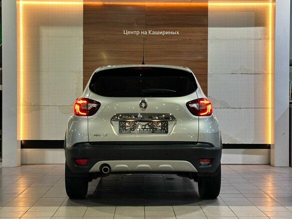 2018 Renault Kaptur I, серебристый, 1490000 рублей - вид 4