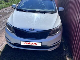 2017 Kia Rio III Рестайлинг, белый, 1200000 рублей, вид 1