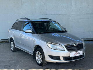 2014 Skoda Fabia II Рестайлинг, серебристый, 599000 рублей, вид 3