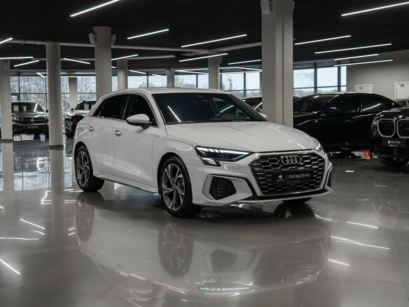 2021 Audi A3 Sportback 35 TFSI IV (8Y), белый, 2880000 рублей - вид 1