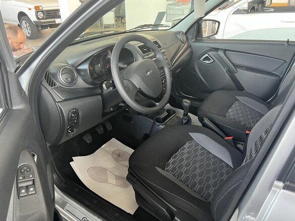 2026 Lada (ВАЗ) Granta Cross I Рестайлинг, серебристый, 1225000 рублей - вид 6