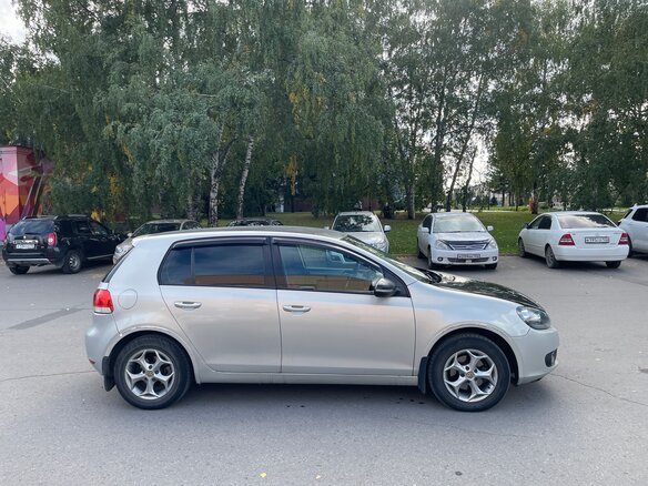2010 Volkswagen Golf VI, серебристый - вид 2