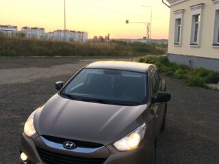 2013 Hyundai ix35 I, коричневый, 1270000 рублей, вид 3