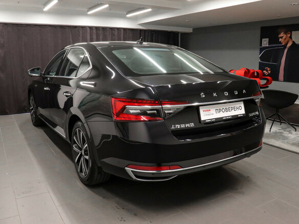 2025 Skoda Superb III Рестайлинг, чёрный, 3200000 рублей - вид 5