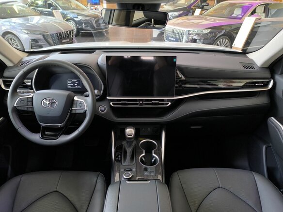 2026 Toyota Highlander IV (XU70), белый - вид 13