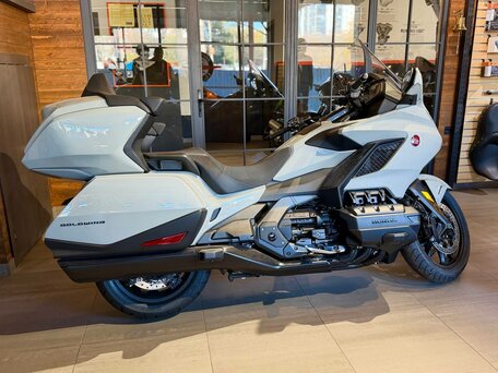 2026 Honda GL 1800 Gold Wing, серый, 4950000 рублей, вид 2