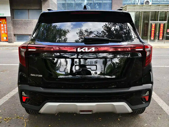 2023 Kia Seltos I Рестайлинг, чёрный - вид 4