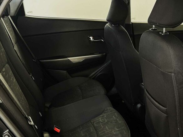 2015 Kia Rio III Рестайлинг, чёрный, 1075000 рублей - вид 12