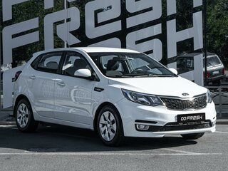 2015 Kia Rio III Рестайлинг, белый, 1180000 рублей, вид 1