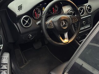 2018 Mercedes-Benz CLA 250 I (C117, X117) Рестайлинг, чёрный, 1900000 рублей, вид 3