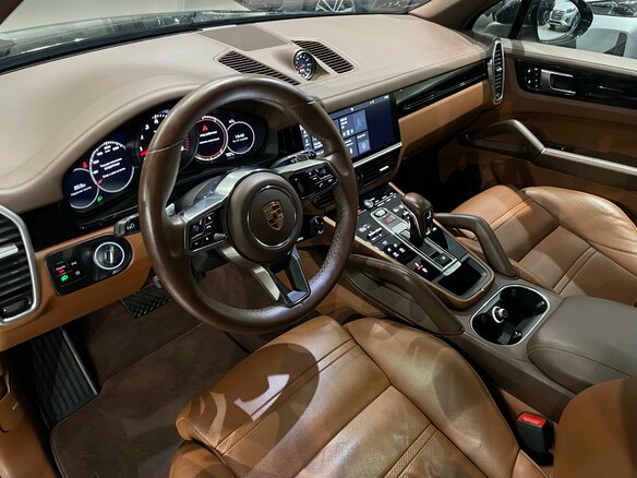2019 Porsche Cayenne III, чёрный, 5578000 рублей - вид 6