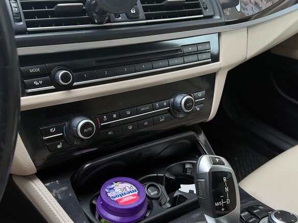 2013 BMW 5 серии 528i xDrive VI (F10/F11/F07) Рестайлинг, коричневый, 2050000 рублей - вид 9