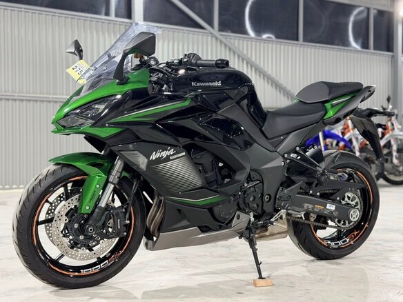 2023 Kawasaki Ninja 1000 SX, зелёный, 1280000 рублей - вид 2