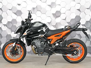 2023 KTM 890 Duke GP, чёрный, 899000 рублей, вид 4