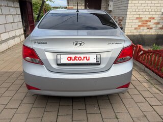 2015 Hyundai Solaris I Рестайлинг, серебристый, 1000000 рублей, вид 2